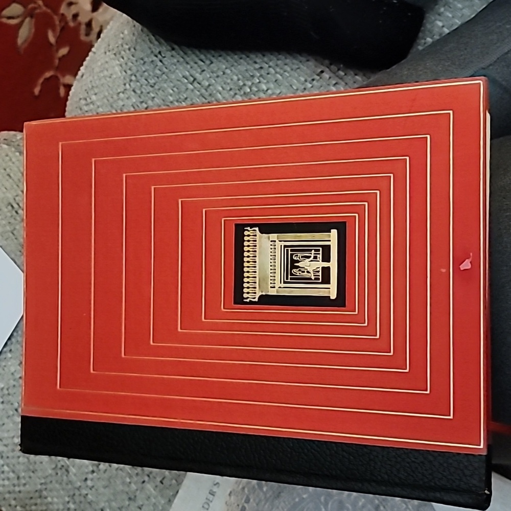 TUTANKHAMEM Silky Hardcover Edition Book